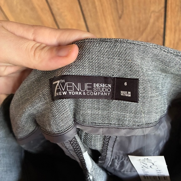 NY & Co 7th Avenue Modern Fit Ankle Pants Gray Size 6 NWT - Picture 3 of 10